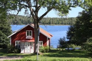 Haus in Schweden zu verkaufen mit Steg am See