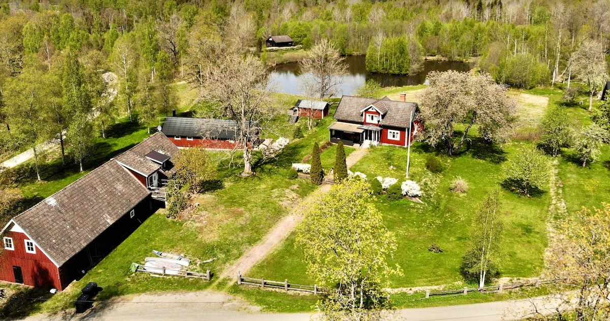 Schwedischer Hof Pensionat kaufen direkt am Wasser, in Småland