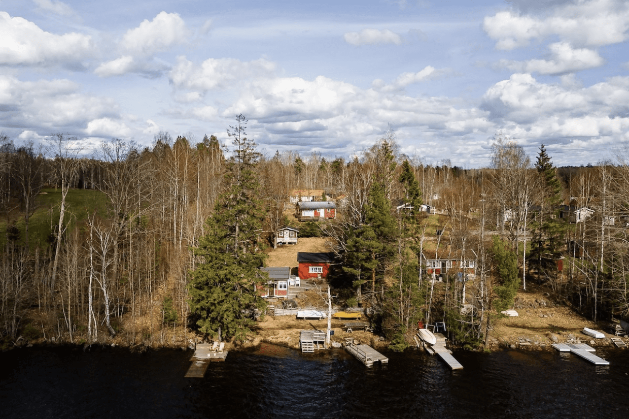 Rotes Ferienhaus in Småland, Schweden am See kaufen 